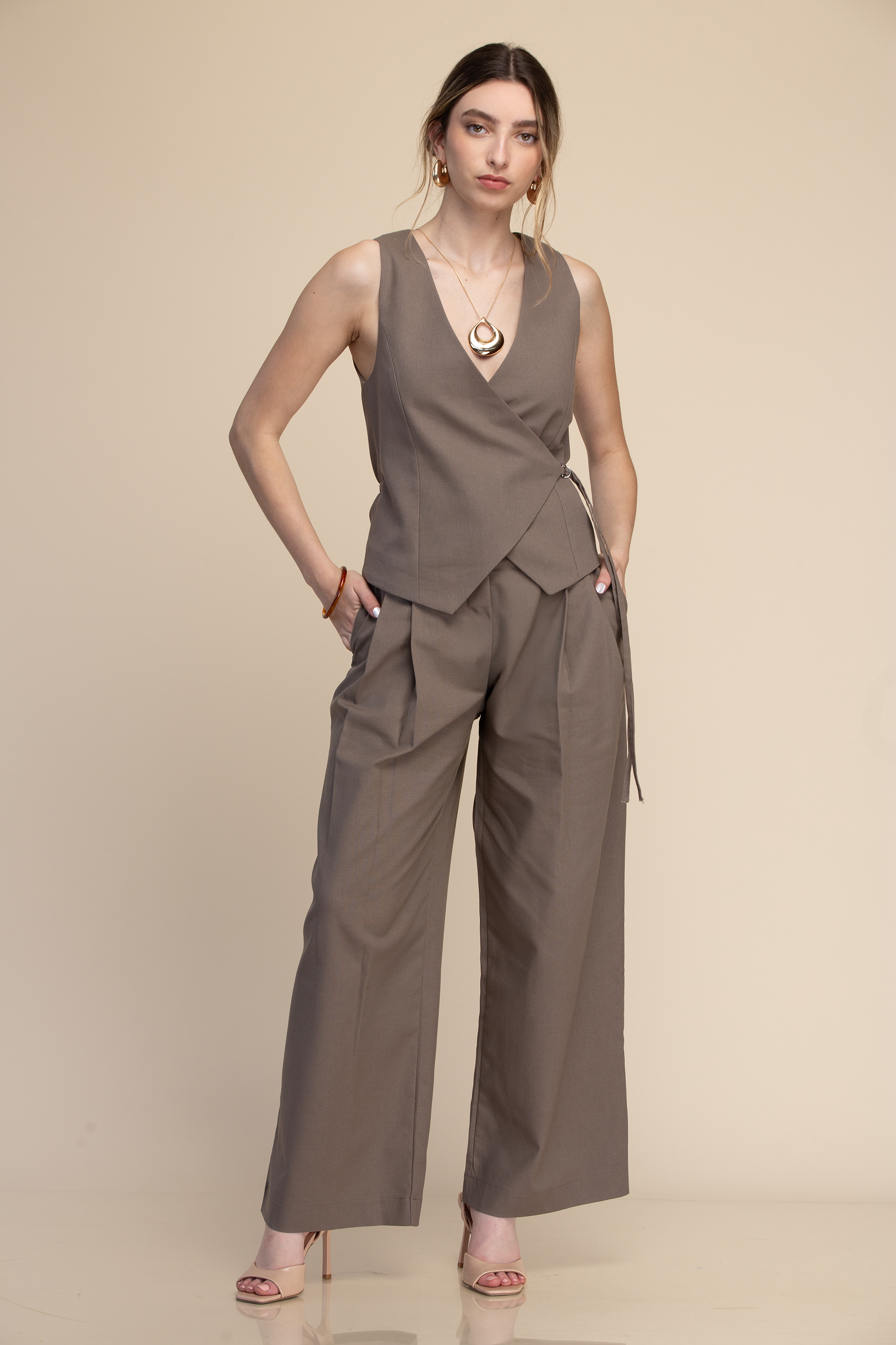 BLUSA CRUZADA SIN MANGAS