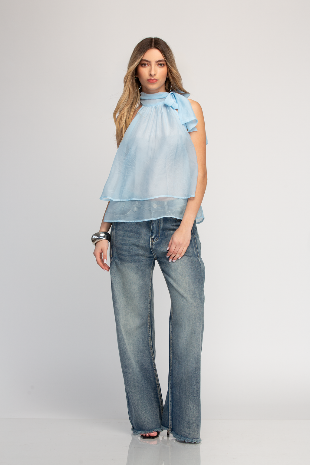 BLUSA DE AMARRE AL CUELLO