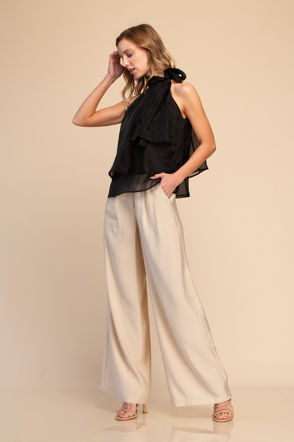 BLUSA DE AMARRE AL CUELLO