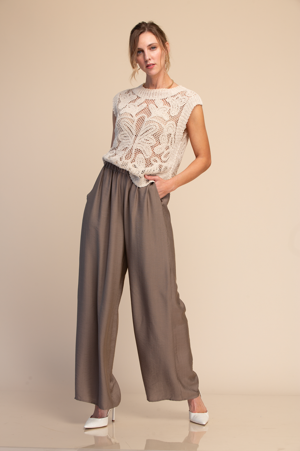 BLUSA TEJIDA SIN MANGAS