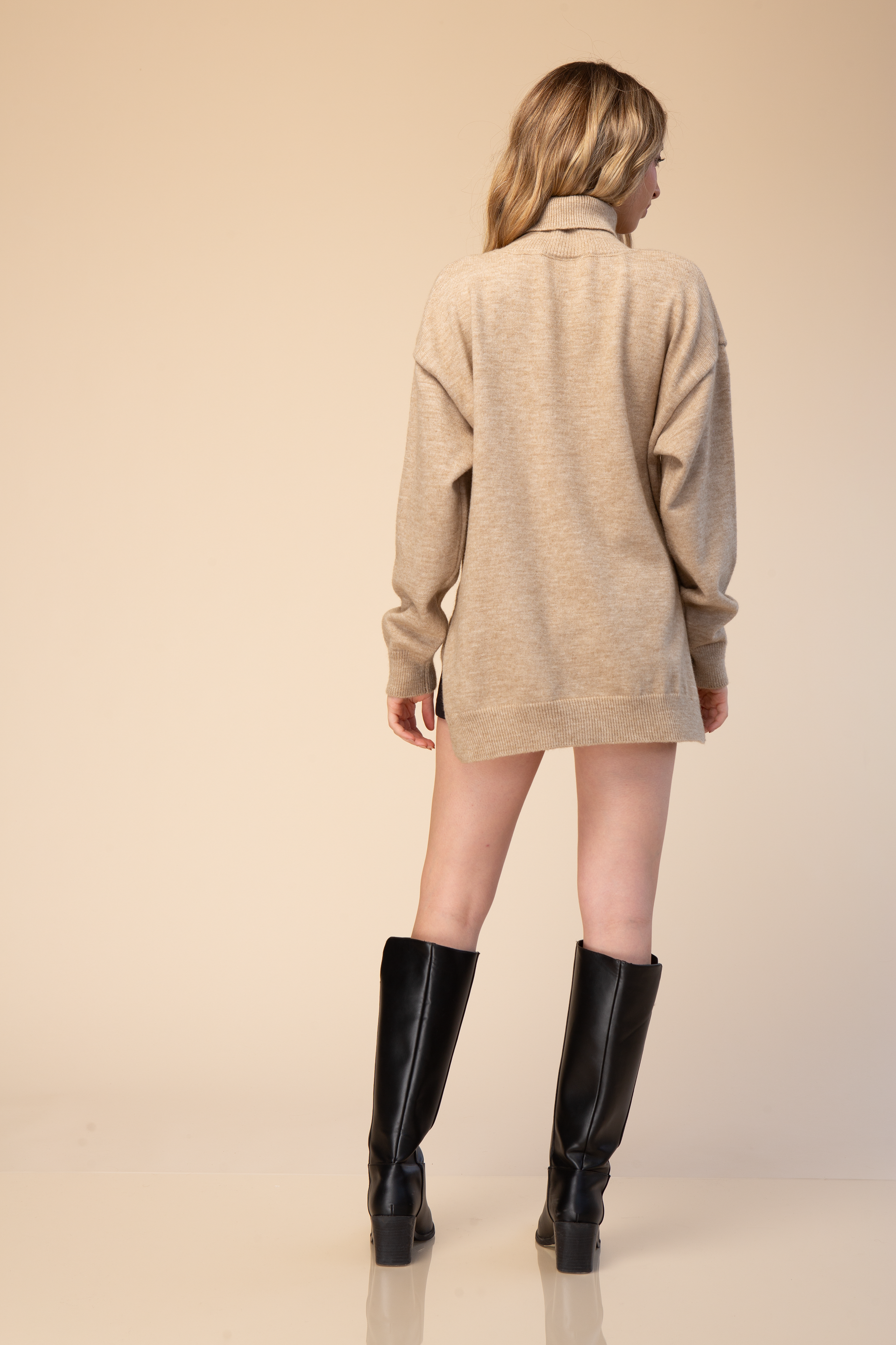 SUÃ‰TER AMPLIO DE CUELLO ALTO