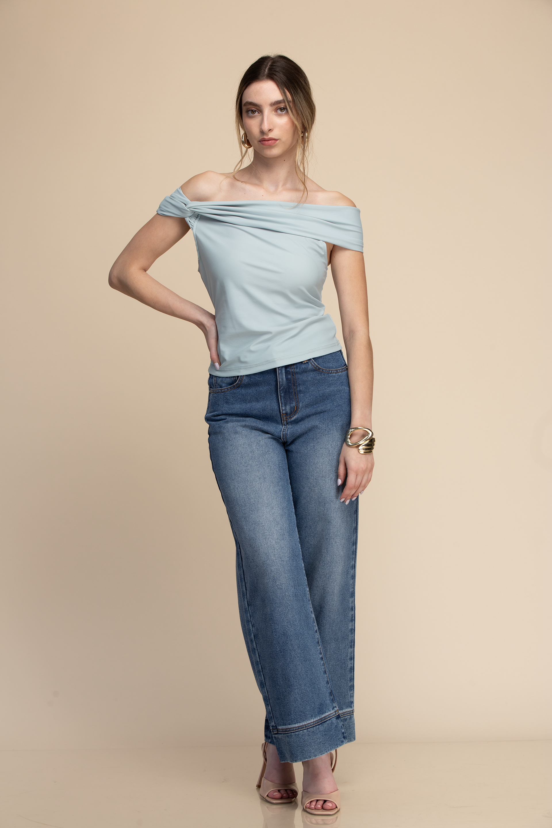 BLUSA DE UN SOLO HOMBRO